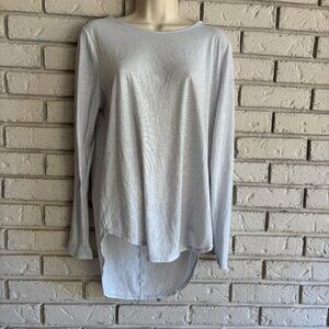 Under Armour Women's Loose Fit Hi-Low Long Sleeve Grey Top Medium